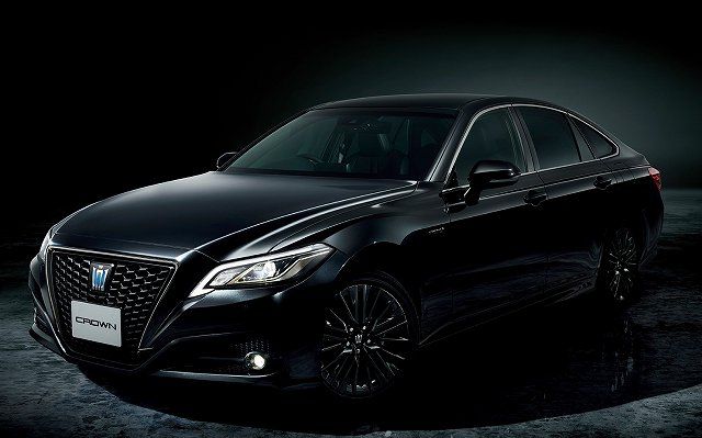 Седан в велюре TOYOTA CROWN